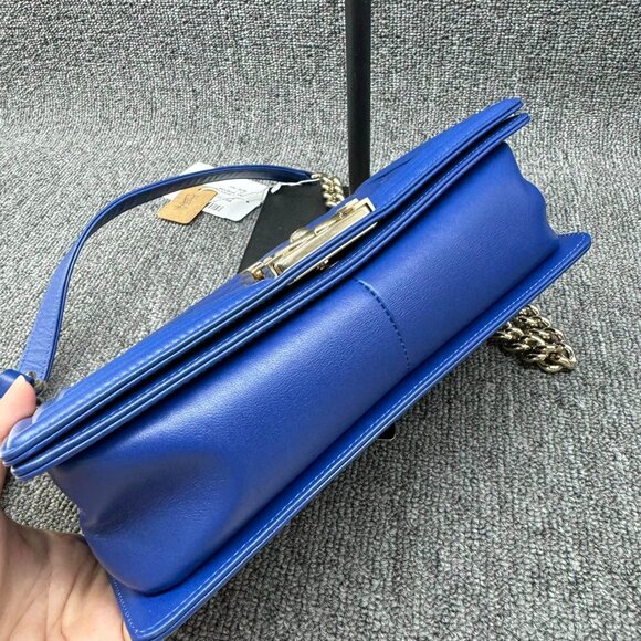 100% Authentic Chanel Boy Medium Caviar Shoulder Bag - Picture 3 of 14